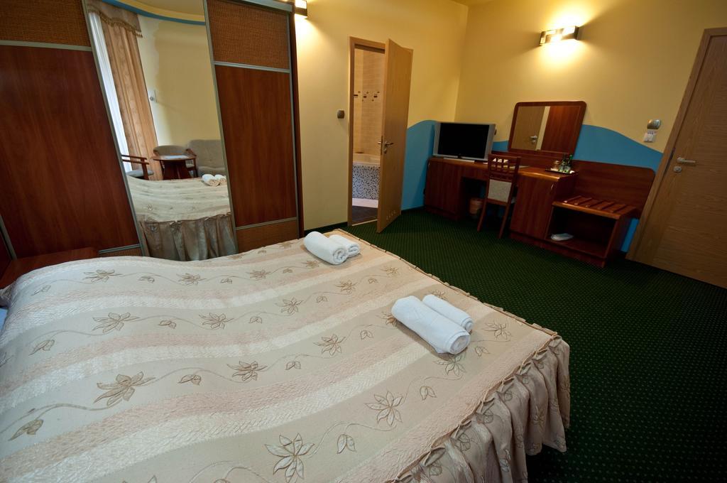 Hotel Arka Spa ヴィスワ エクステリア 写真